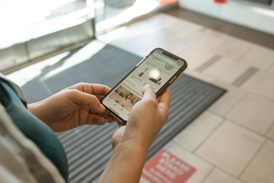 How AI Shopping Assistants Find Products (and How to Make Yours Findable)